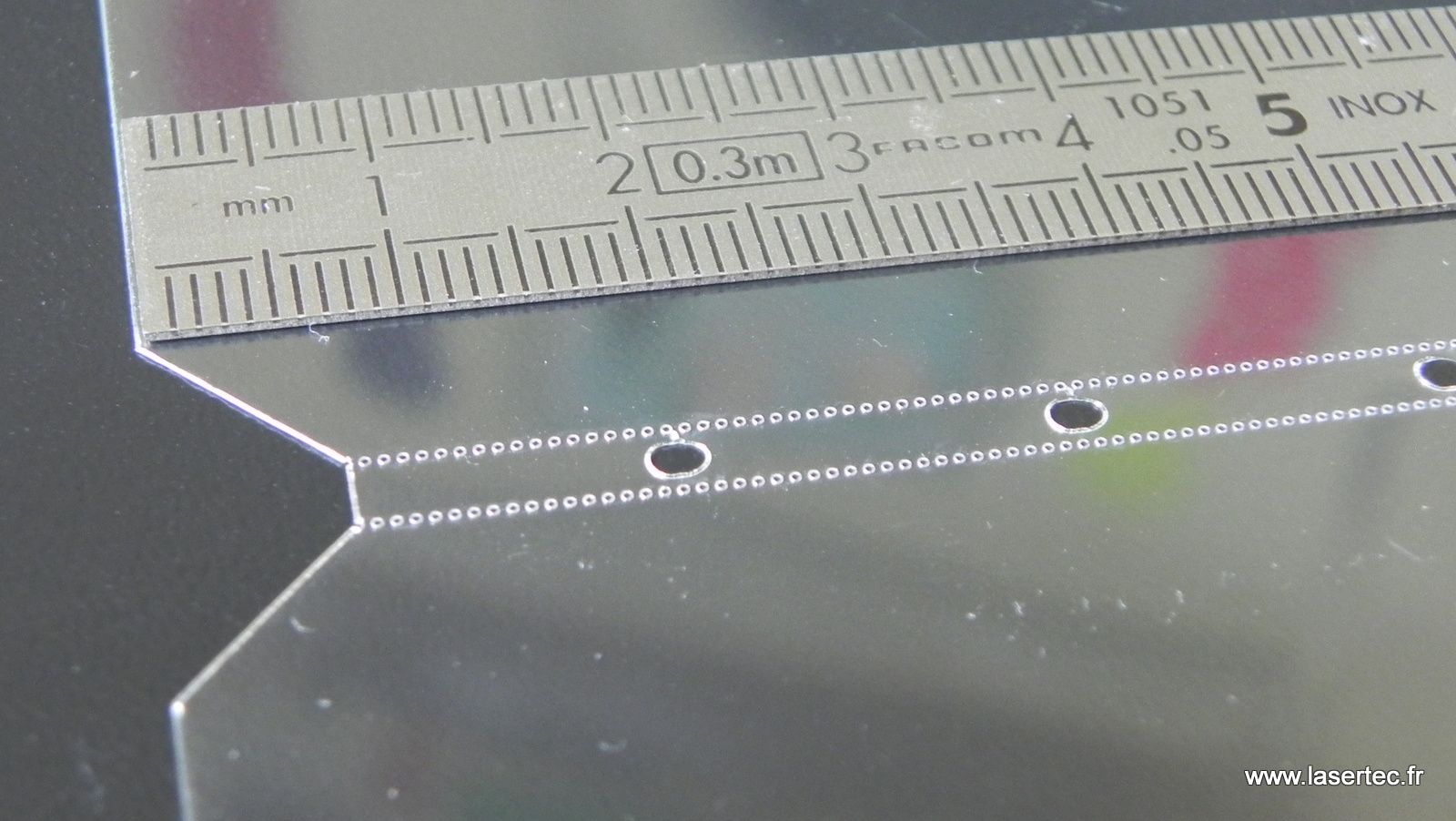 Film Polyester 200 µm Découpe laser précise et fine film PET