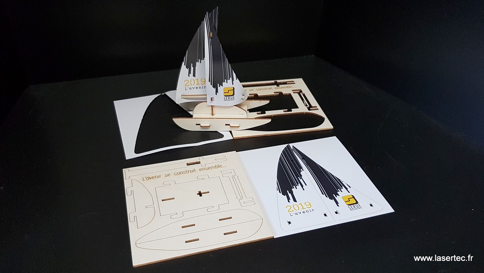 catamaran Catamaran en Cp peuplier 2 mm et Voile en papier découpés au laser