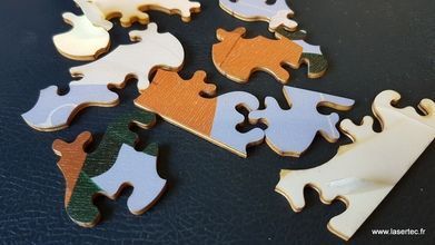 Pièces de puzzles en cp peuplier 3 mm découpé au laser et imprimé en numérique