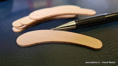 Spatules en bois courbées