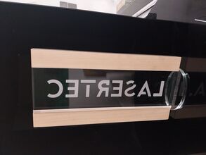 Découpe laser, gravure+ collage double face pour le plaquage, gravure