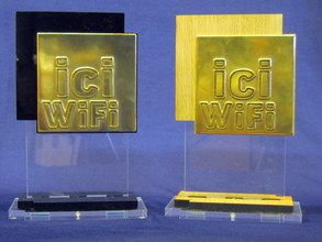 Trophée wifi en plexiglas