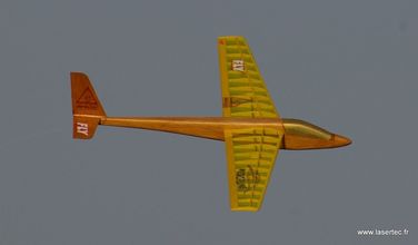 Kit d'avion réalisé par LASERTEC