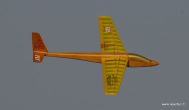 Kit d'avion réalisé par LASERTEC