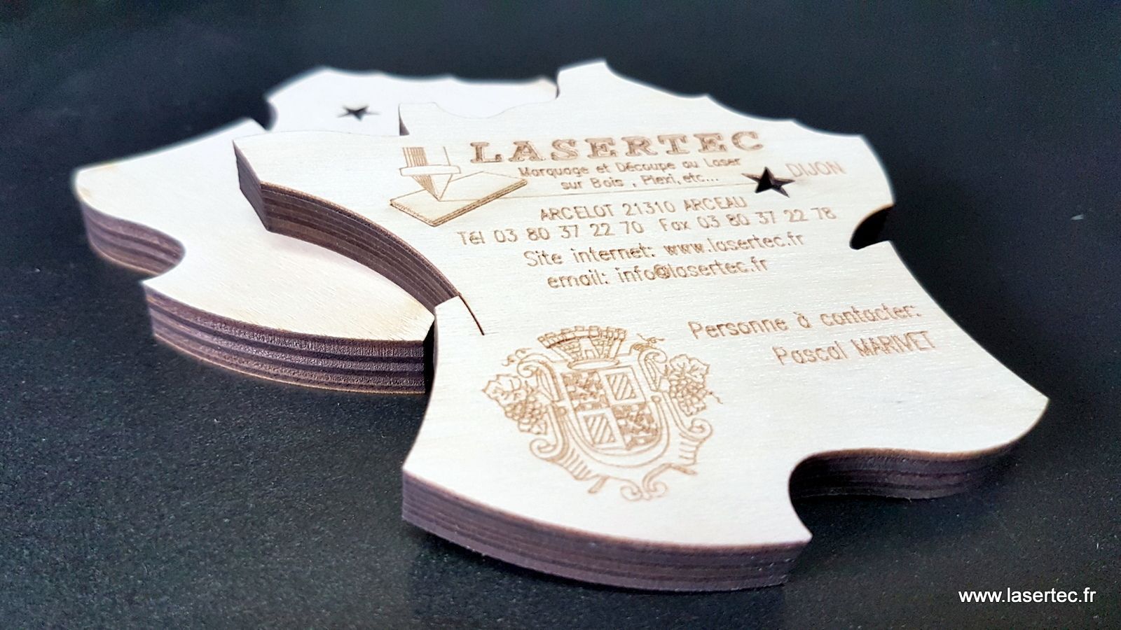 bois épais découpé au laser