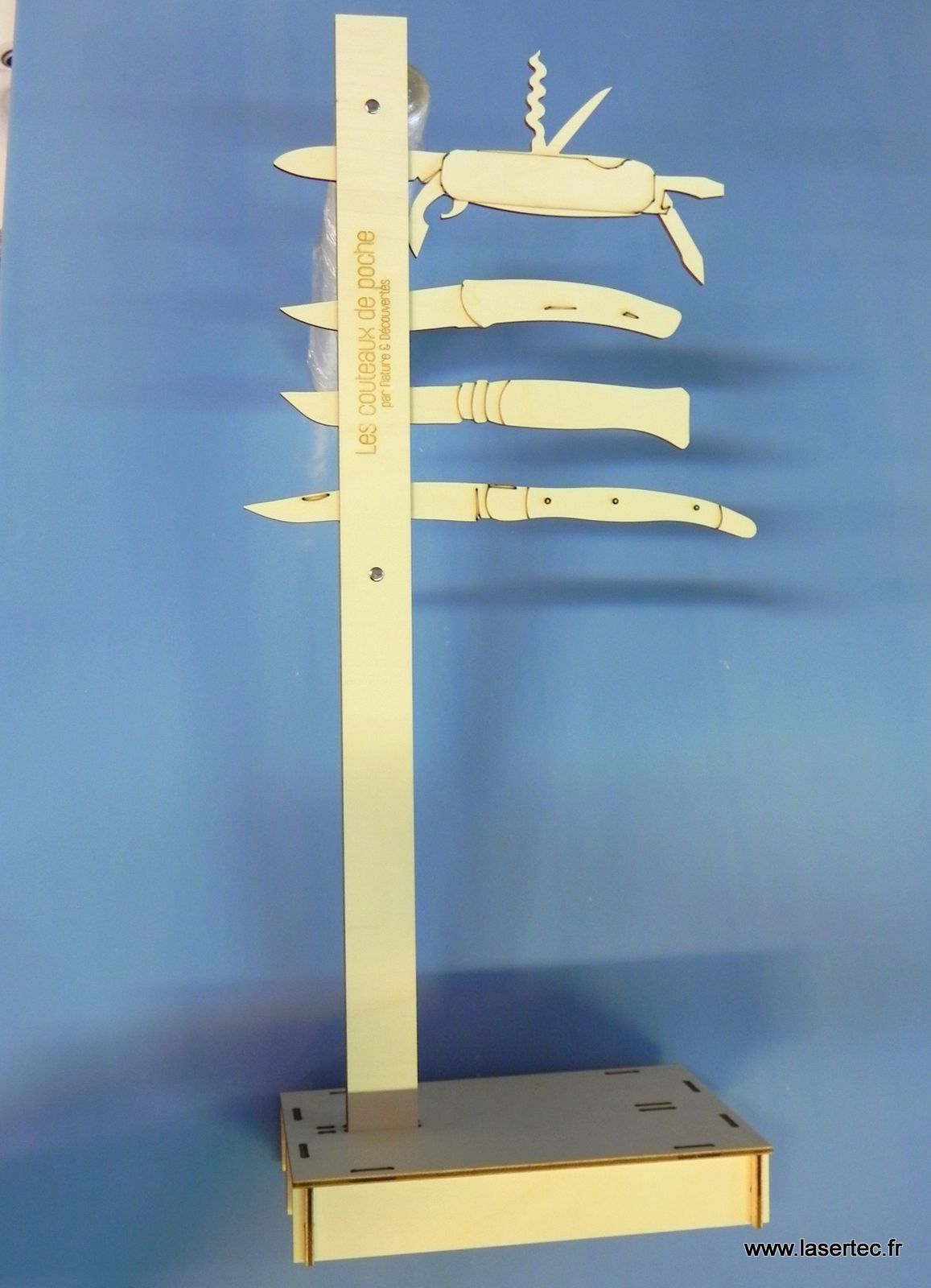 bois découpé au laser