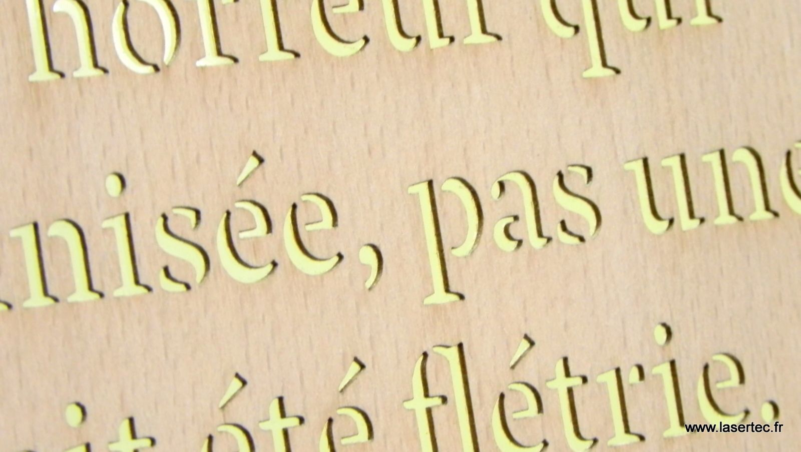 découpe de bois au laser