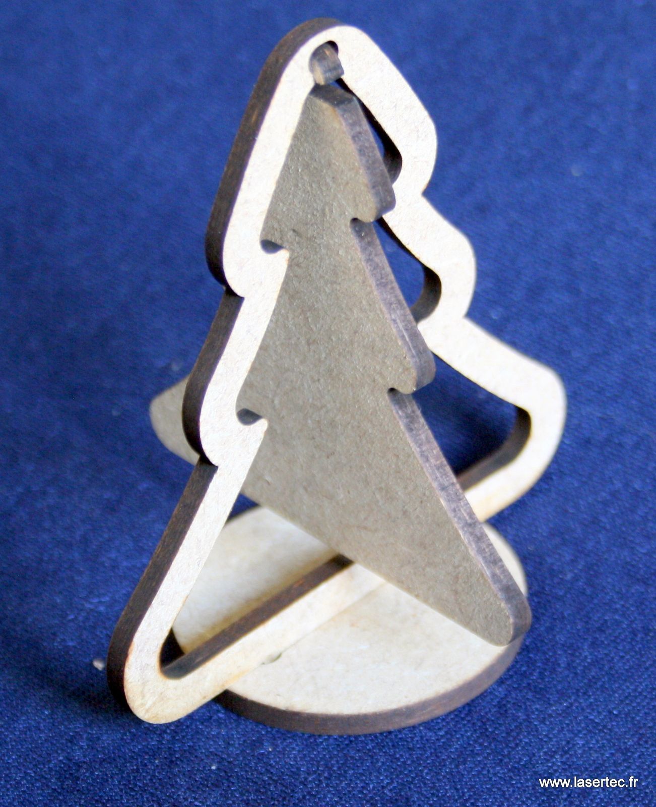 trophée en bois découpé au laser