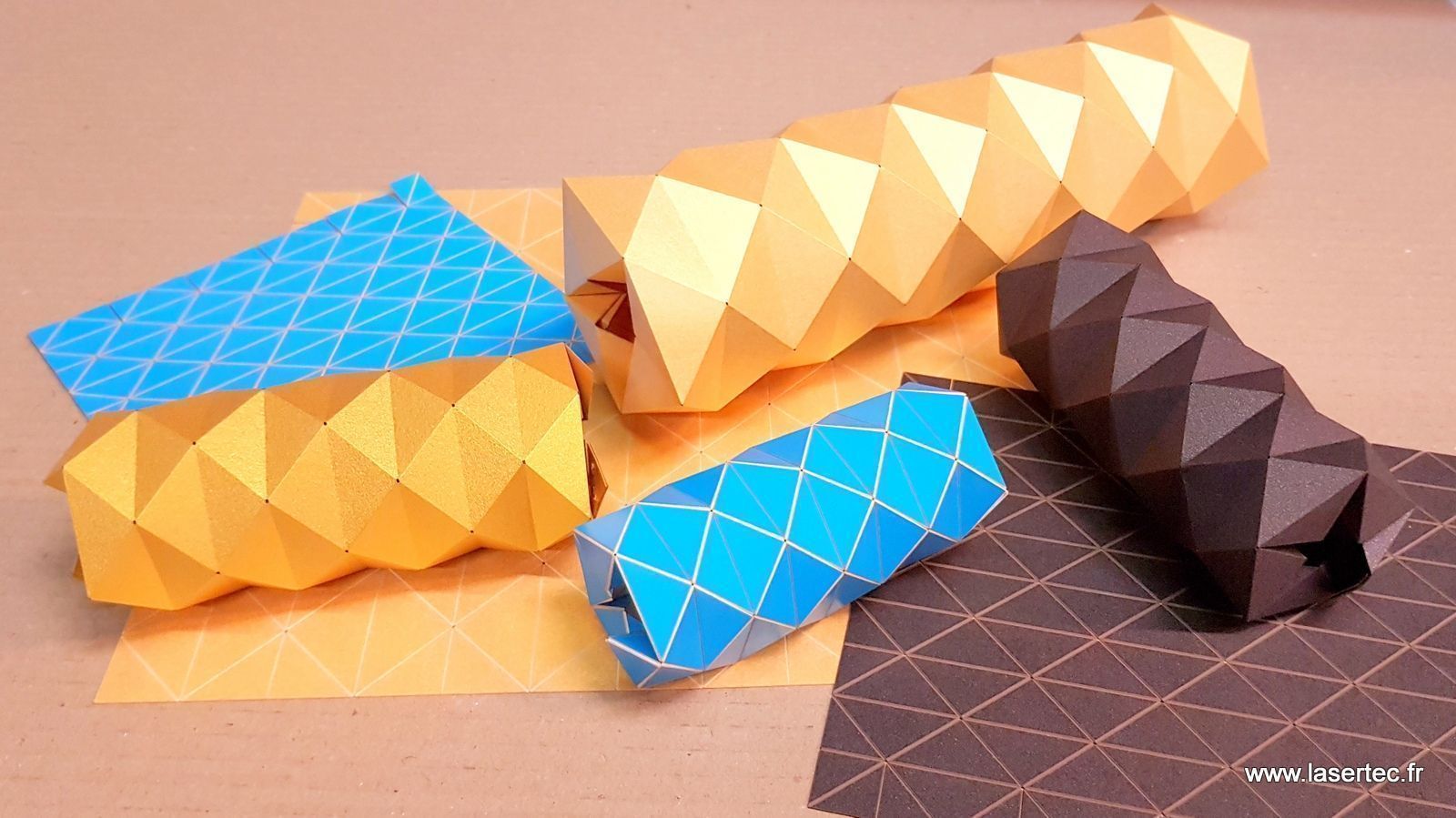 papier coloré découpé au laser