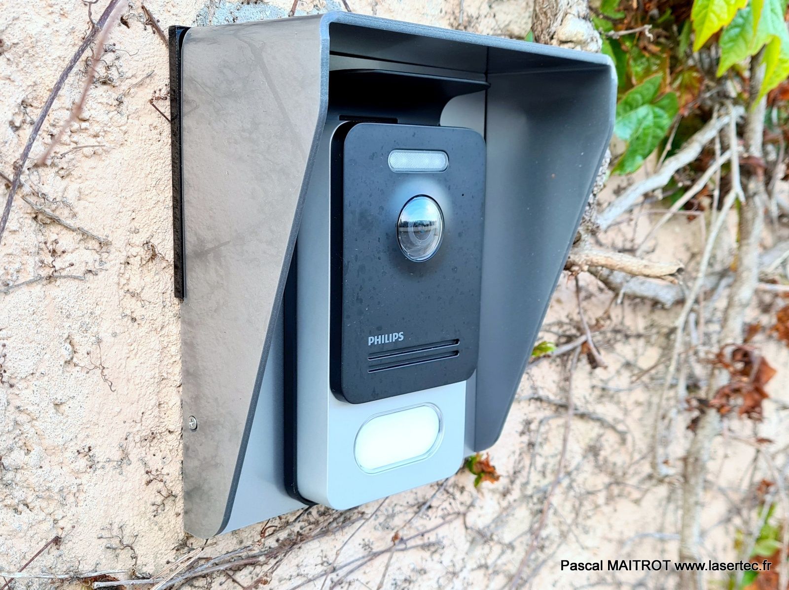 platine en plexiglas plié au laser