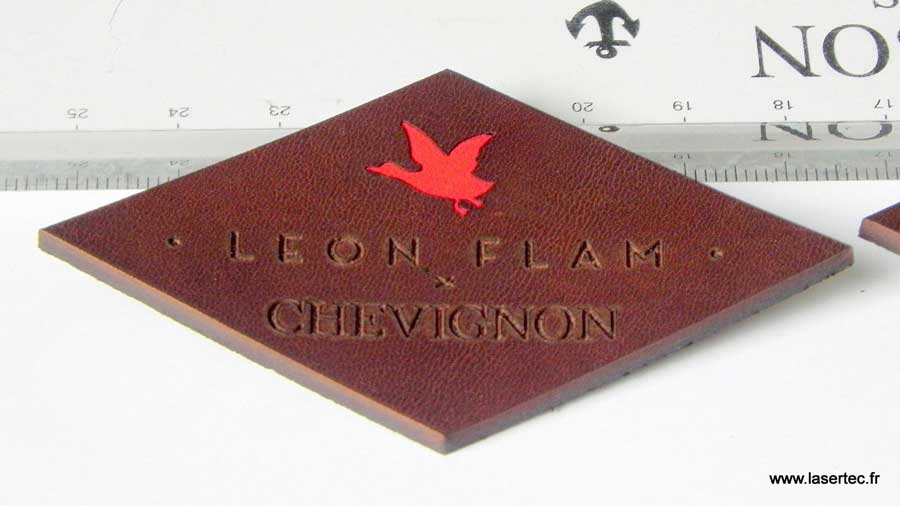 decoupe gravure laser cuir naturel