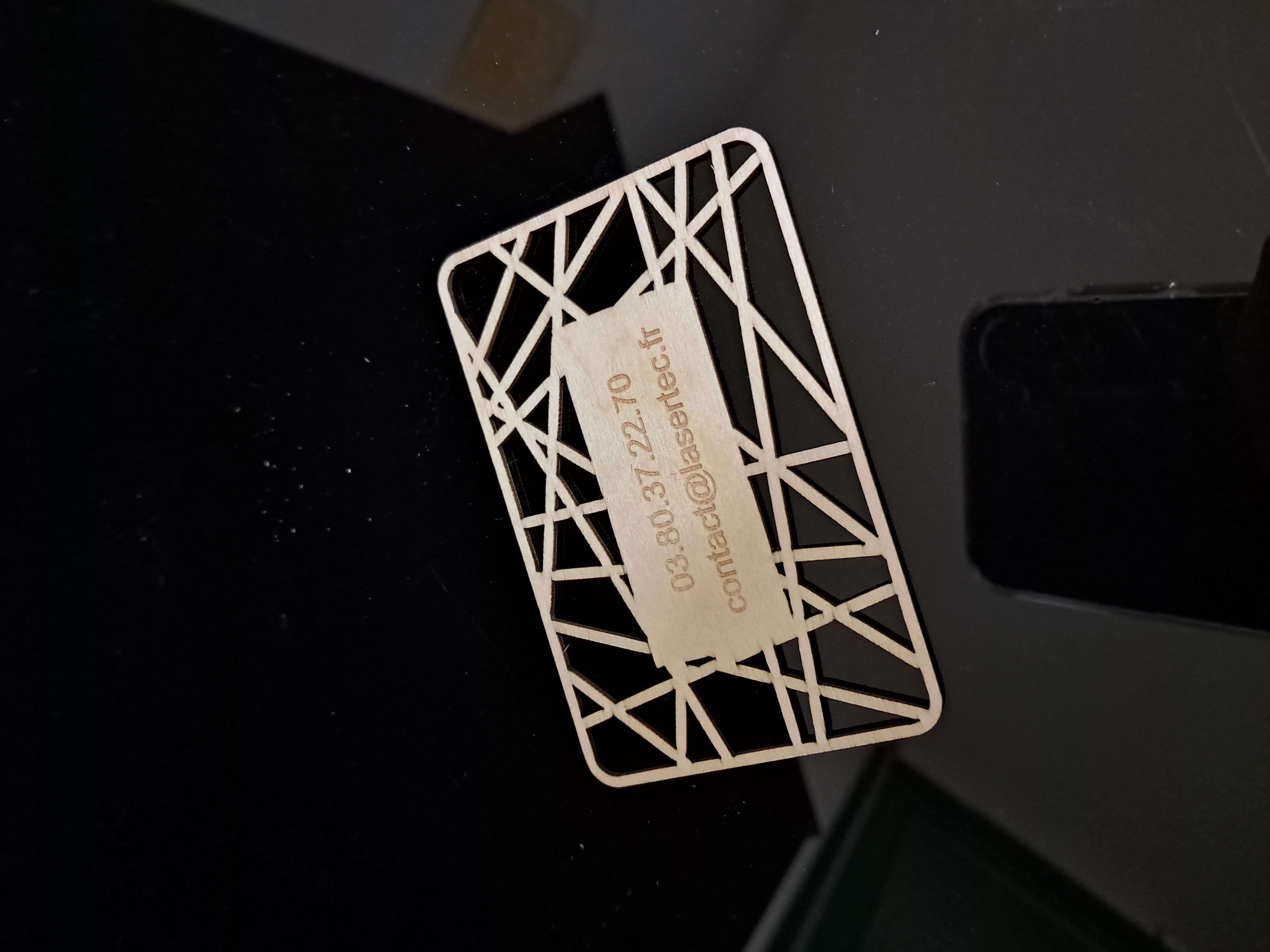 bois 1.5mm découpé et gravé au laser