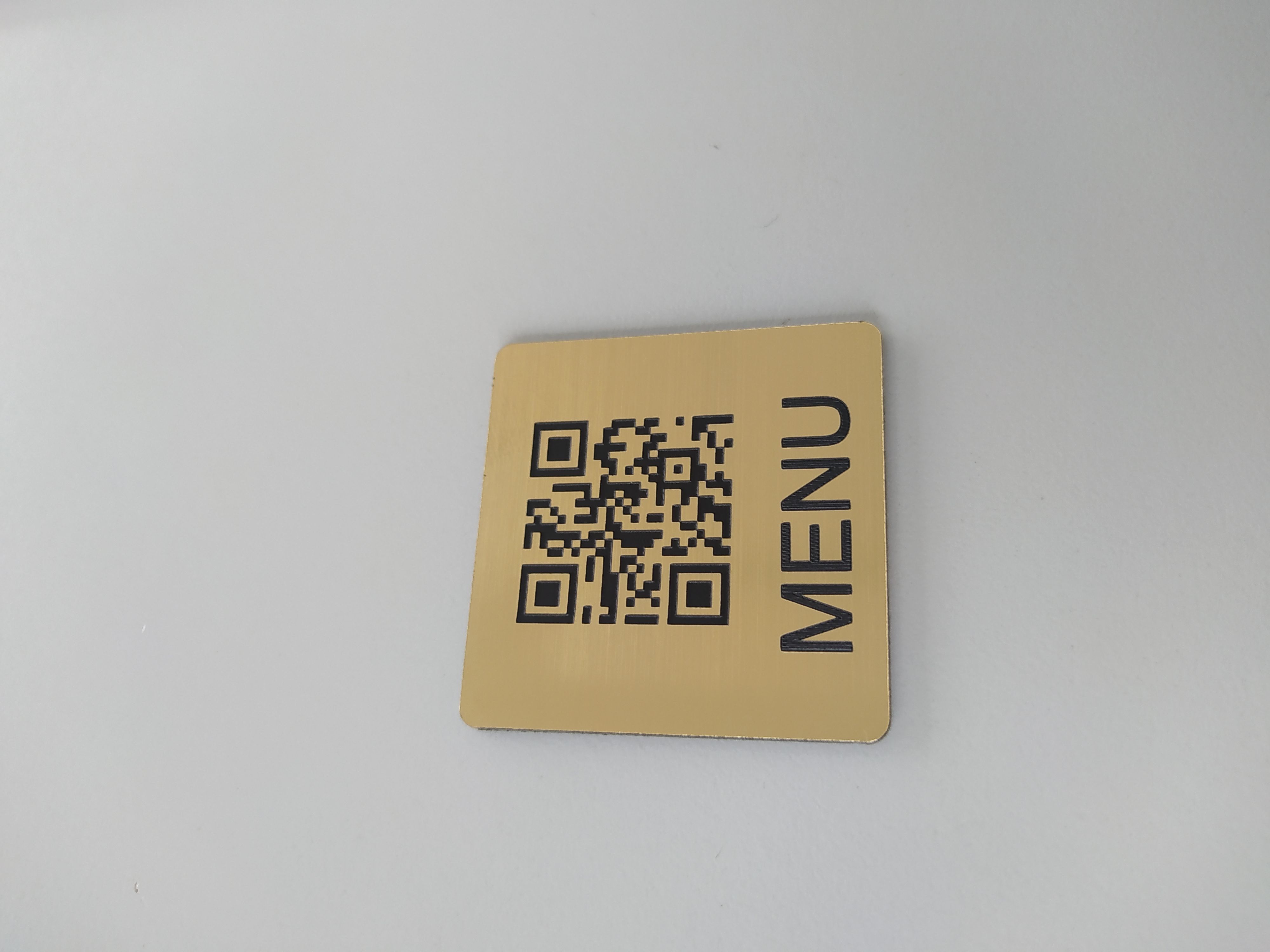 découpe et gravure qr code
