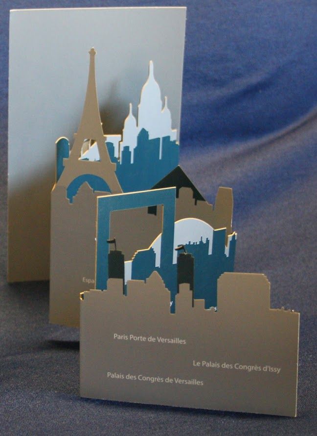carte en papier découpé