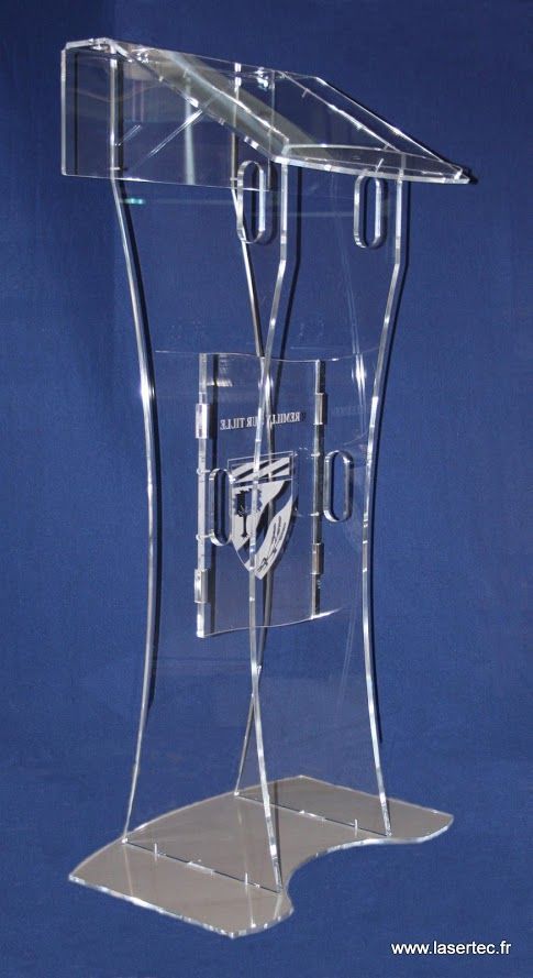Présentoir en plastique découpé au laser