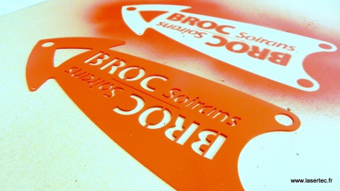 pochoir orange brocante réaliser en PS