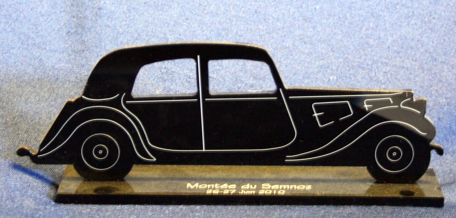 trophée en plexi noir