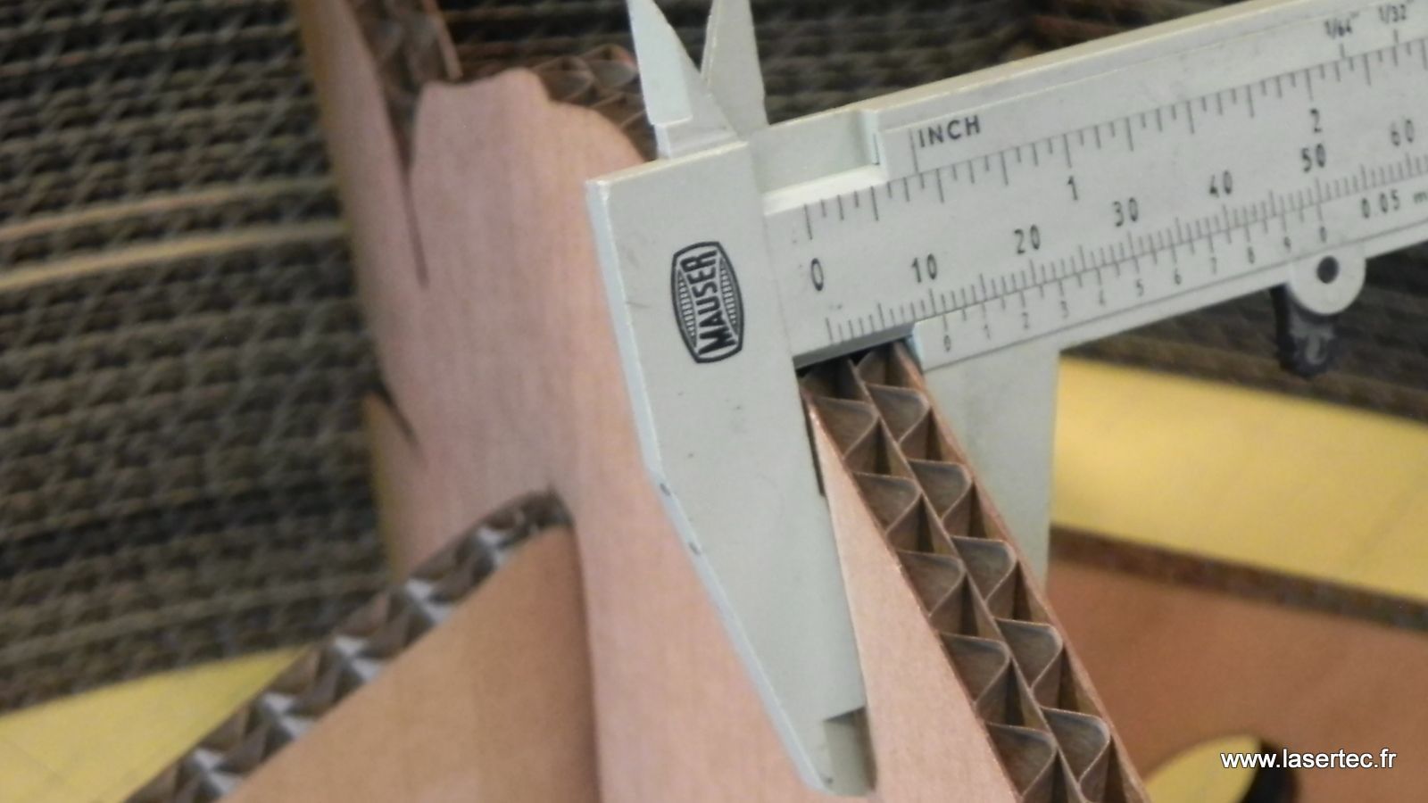 carton double cannelure découpé au laser