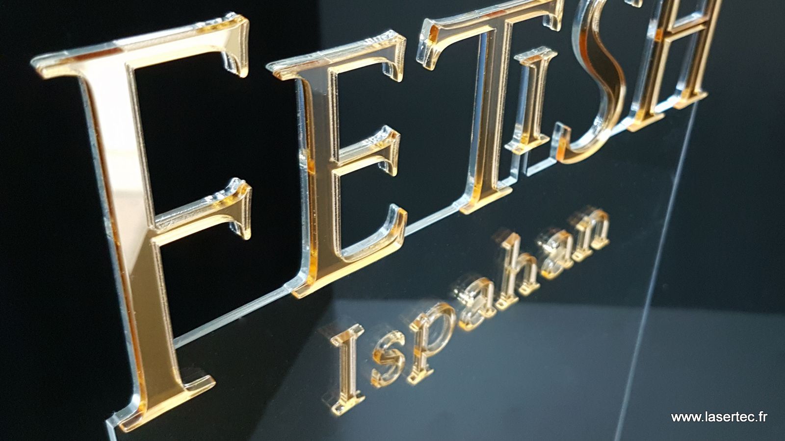 Découpe laser plexi