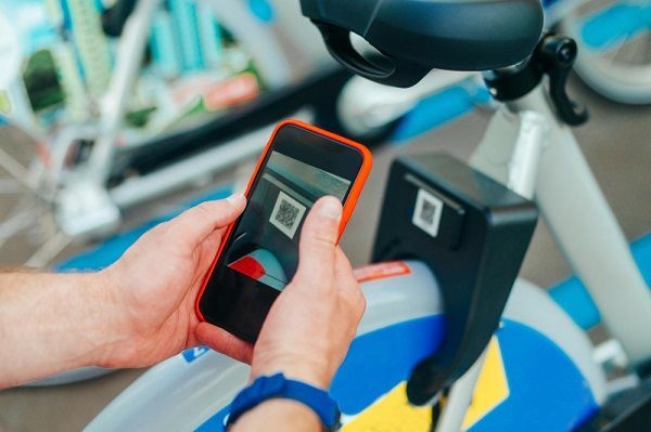 étiquette acrylate sur vélo