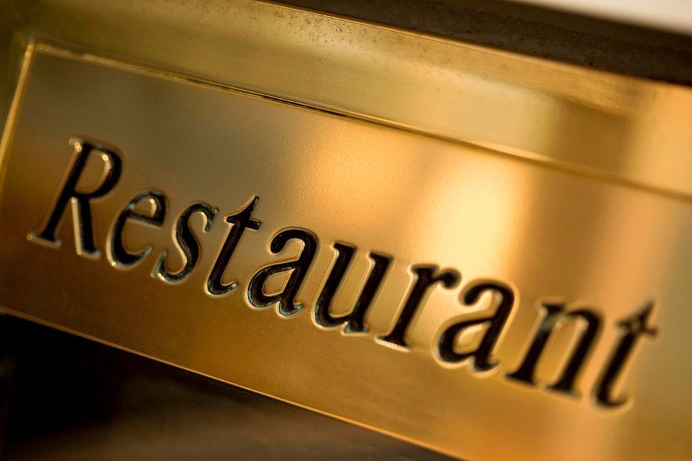 plaquée gravée en laiton